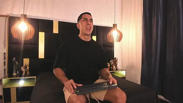 Lucio  Fox online show from 9, 2, 2026