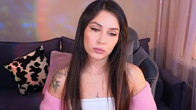 Snapshot of CarolineGuthrie chatting on 6, 3, 2026 CarolineGuthrie online show from 6, 3, 2026