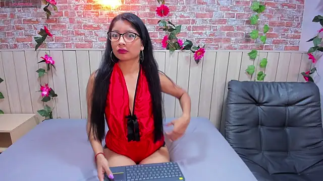 MelanyWayne  online show from 2, 12, 2025