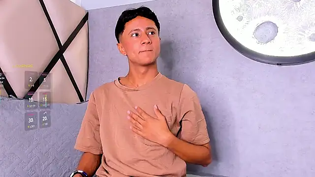  Leohot  online show from 19, 9, 2025