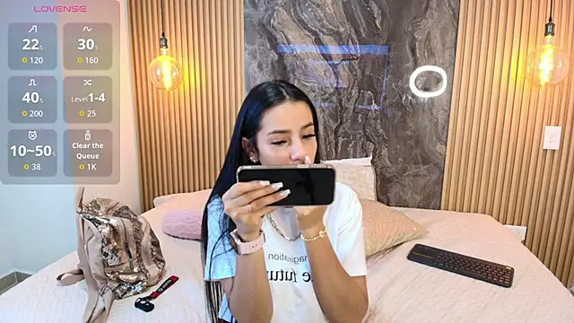 Snapshot of Alana-Jones chatting on 10, 9, 2025 Alana-Jones online show from 10, 9, 2025