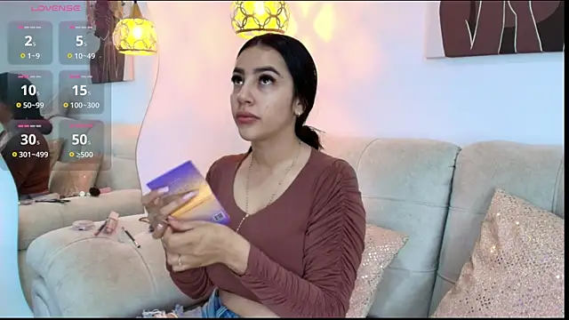 Snapshot of Alana-Jones chatting on 6, 10, 2025 Alana-Jones online show from 6, 10, 2025