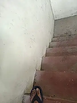 Snapshot of monty935 chatting on 28, 10, 2025 monty935 online show from 28, 10, 2025