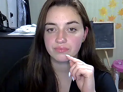 Snapshot of daniella_brun chatting on 18, 10, 2025 daniella brun online show from 18, 10, 2025