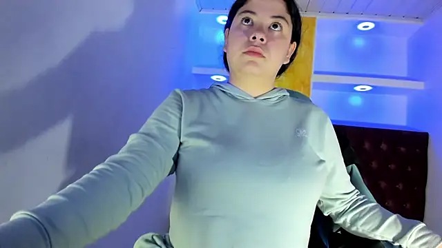 Snapshot of greiccy_20 chatting on 12, 11, 2025 greiccy 20 online show from 12, 11, 2025