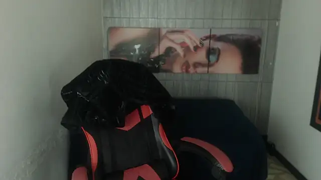 Snapshot of greiccy_20 chatting on 4, 12, 2025 greiccy 20 online show from 4, 12, 2025