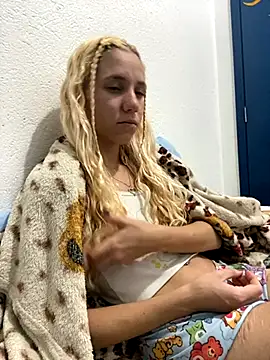 Snapshot of Bruna551 chatting on 6, 11, 2025 Bruna551 online show from 6, 11, 2025