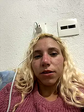 Snapshot of Bruna551 chatting on 12, 11, 2025 Bruna551 online show from 12, 11, 2025