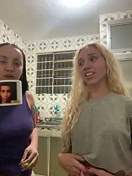 Snapshot of Bruna551 chatting on 15, 11, 2025 Bruna551 online show from 15, 11, 2025