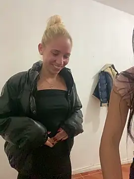 Snapshot of Bruna551 chatting on 20, 11, 2025 Bruna551 online show from 20, 11, 2025