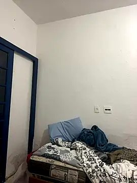 Snapshot of Bruna551 chatting on 17, 12, 2025 Bruna551 online show from 17, 12, 2025