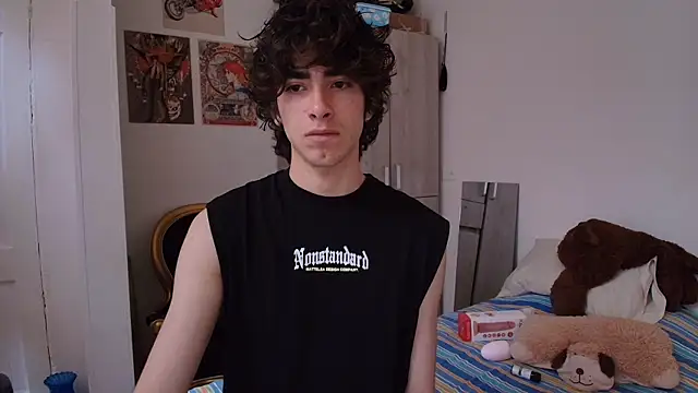 Nude Boy18 online show from 3, 11, 2025