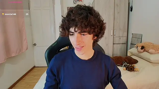 Nude Boy18 online show from 1, 12, 2025