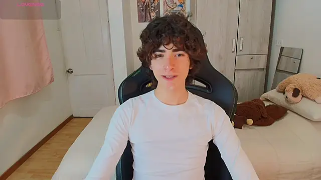 Nude Boy18 online show from 16, 12, 2025