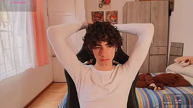 Snapshot of Nude_Boy18 chatting on 5, 5, 2026 Nude Boy18 online show from 5, 5, 2026