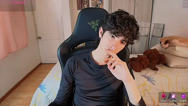 Snapshot of Nude_Boy18 chatting on 30, 5, 2026 Nude Boy18 online show from 30, 5, 2026