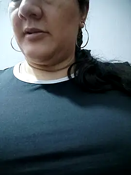 Snapshot of Aisha_manzur chatting on 28, 11, 2025 Aisha manzur online show from 28, 11, 2025