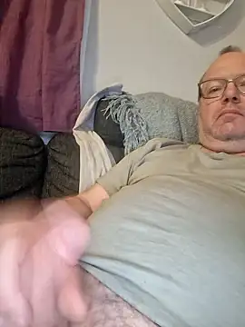 Snapshot of pettson72 chatting on 21, 4, 2026 pettson72 online show from 21, 4, 2026