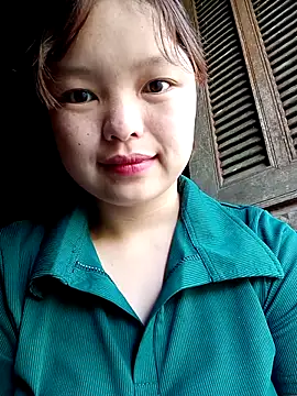 Snapshot of XoiXoi232 chatting on 5, 10, 2025 XoiXoi232 online show from 5, 10, 2025