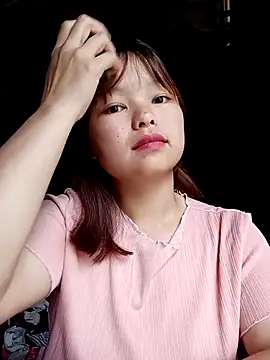 Snapshot of XoiXoi232 chatting on 14, 10, 2025 XoiXoi232 online show from 14, 10, 2025