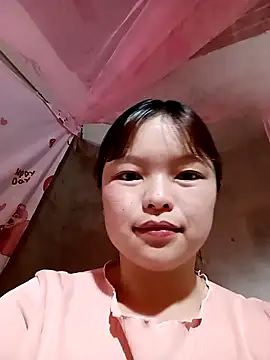 Snapshot of XoiXoi232 chatting on 25, 10, 2025 XoiXoi232 online show from 25, 10, 2025