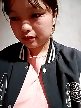 Snapshot of XoiXoi232 chatting on 25, 10, 2025 XoiXoi232 online show from 25, 10, 2025