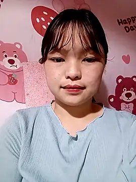 Snapshot of XoiXoi232 chatting on 11, 11, 2025 XoiXoi232 online show from 11, 11, 2025