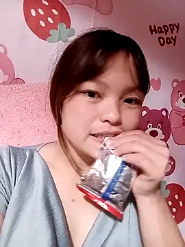 Snapshot of XoiXoi232 chatting on 16, 11, 2025 XoiXoi232 online show from 16, 11, 2025