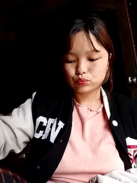 Snapshot of XoiXoi232 chatting on 17, 11, 2025 XoiXoi232 online show from 17, 11, 2025