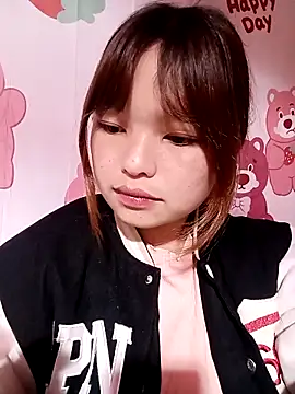 Snapshot of XoiXoi232 chatting on 19, 11, 2025 XoiXoi232 online show from 19, 11, 2025