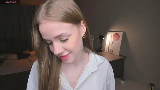 OdellaFrake online show from 27, 11, 2025