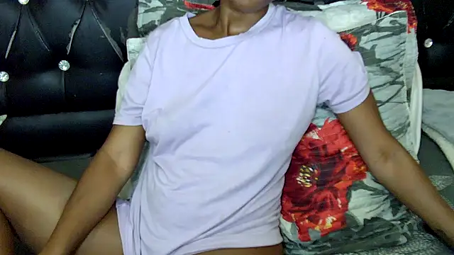 Snapshot of blueyXxX chatting on 22, 10, 2025 blueyXxX online show from 22, 10, 2025