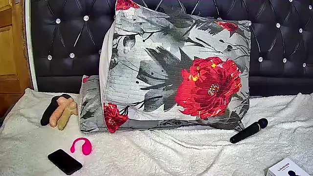 Snapshot of blueyXxX chatting on 25, 10, 2025 blueyXxX online show from 25, 10, 2025