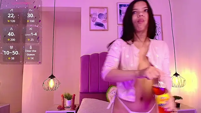 Isabelgh  online show from 9, 10, 2025