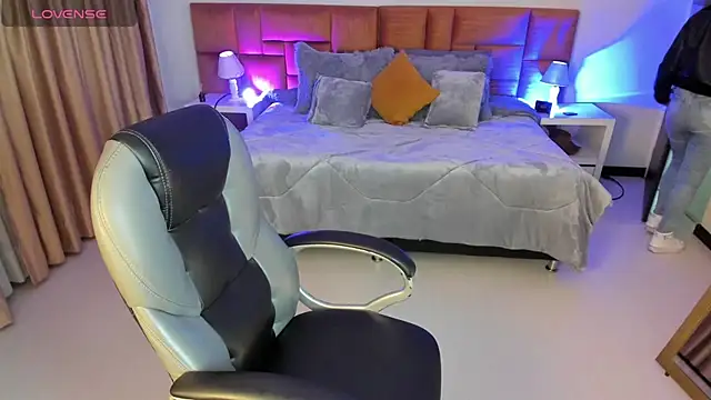 Catti Brie online show from 10, 9, 2025