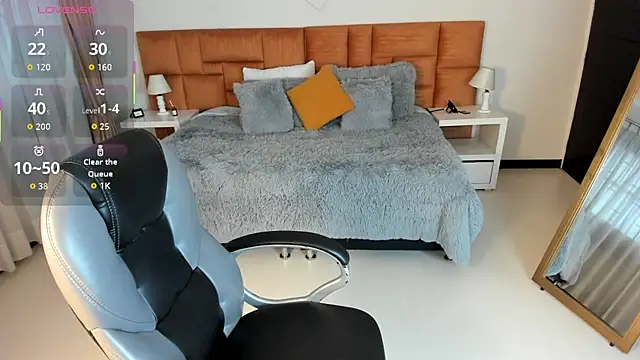 Catti Brie online show from 8, 10, 2025