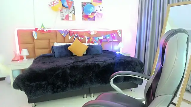 Snapshot of Catti_Brie chatting on 8, 7, 2026 Catti Brie online show from 8, 7, 2026