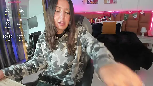 Snapshot of Catti_Brie chatting on 16, 7, 2026 Catti Brie online show from 16, 7, 2026