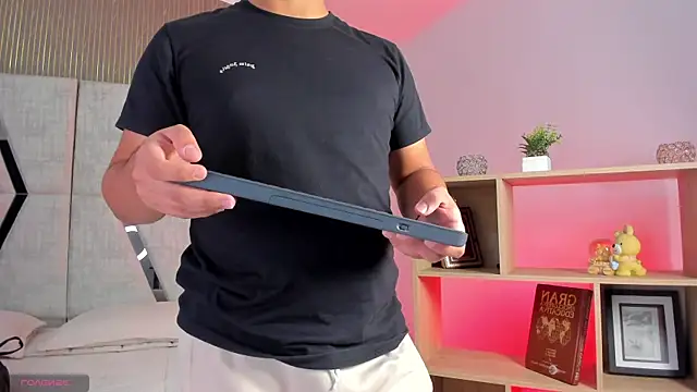 Axel grey  online show from 4, 4, 2026