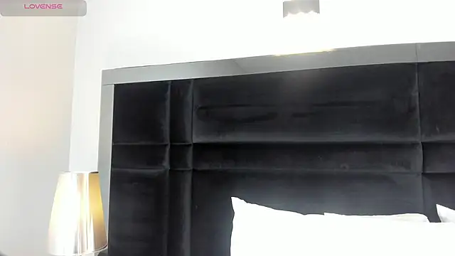 CarolineLee  online show from 28, 2, 2026