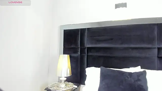 CarolineLee  online show from 31, 3, 2026