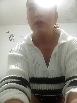 AddyStuart  online show from 18, 11, 2025