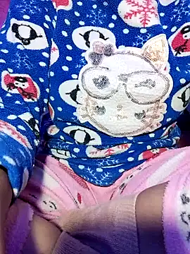 Snapshot of hottiebaba_01 chatting on 3, 12, 2025 hottiebaba 01 online show from 3, 12, 2025