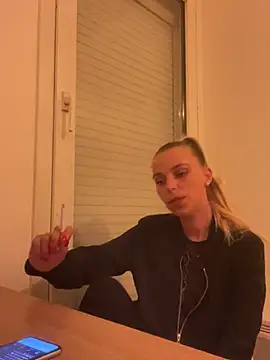 Snapshot of BrumeLove chatting on 10, 5, 2026 BrumeLove online show from 10, 5, 2026
