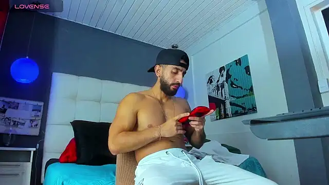 Yiyo10  online show from 3, 2, 2026