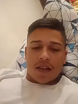 Snapshot of Duartte33 chatting on 22, 10, 2025 Duartte33 online show from 22, 10, 2025