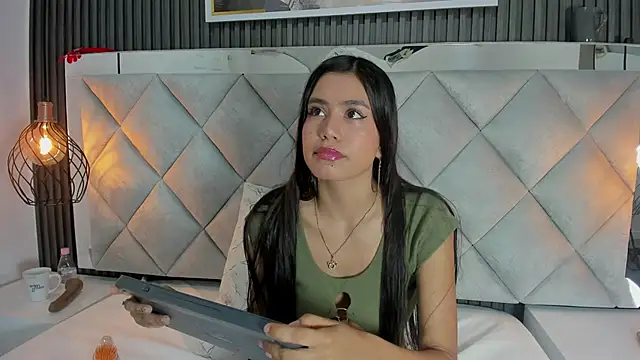 Baby-Rouse  online show from 18, 11, 2025