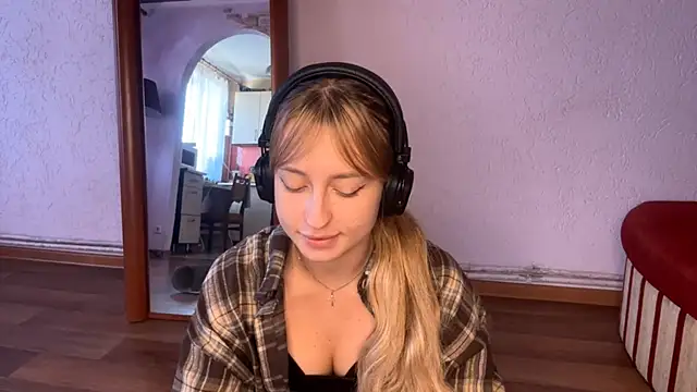 Snapshot of Jetta_Corsacami chatting on 12, 9, 2025 Jetta Corsacami online show from 12, 9, 2025