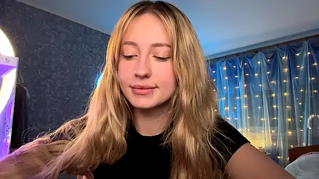 Snapshot of Jetta_Corsacami chatting on 9, 11, 2025 Jetta Corsacami online show from 9, 11, 2025