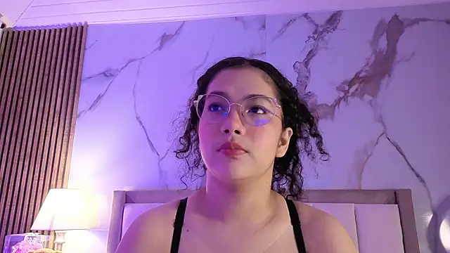 Snapshot of LunaRosse_ chatting on 10, 11, 2025 LunaRosse online show from 10, 11, 2025